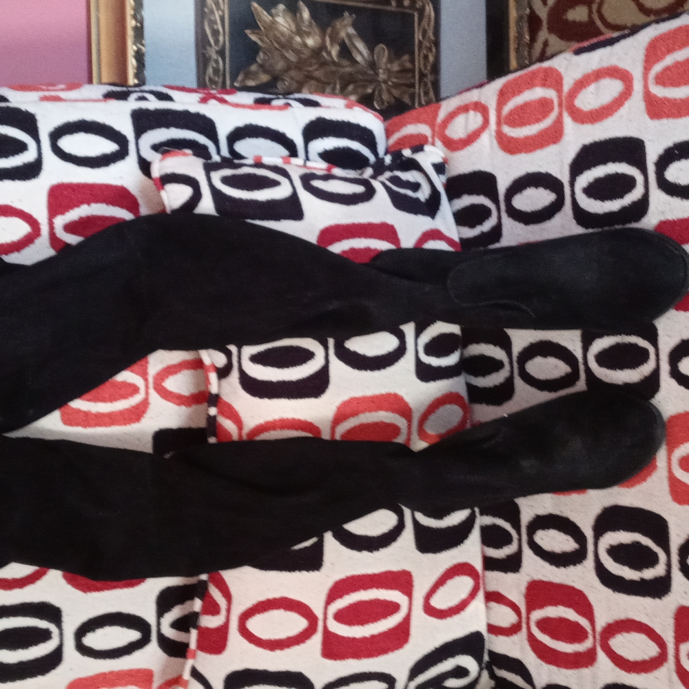 Forever black suede tie strings top back of boots size 9